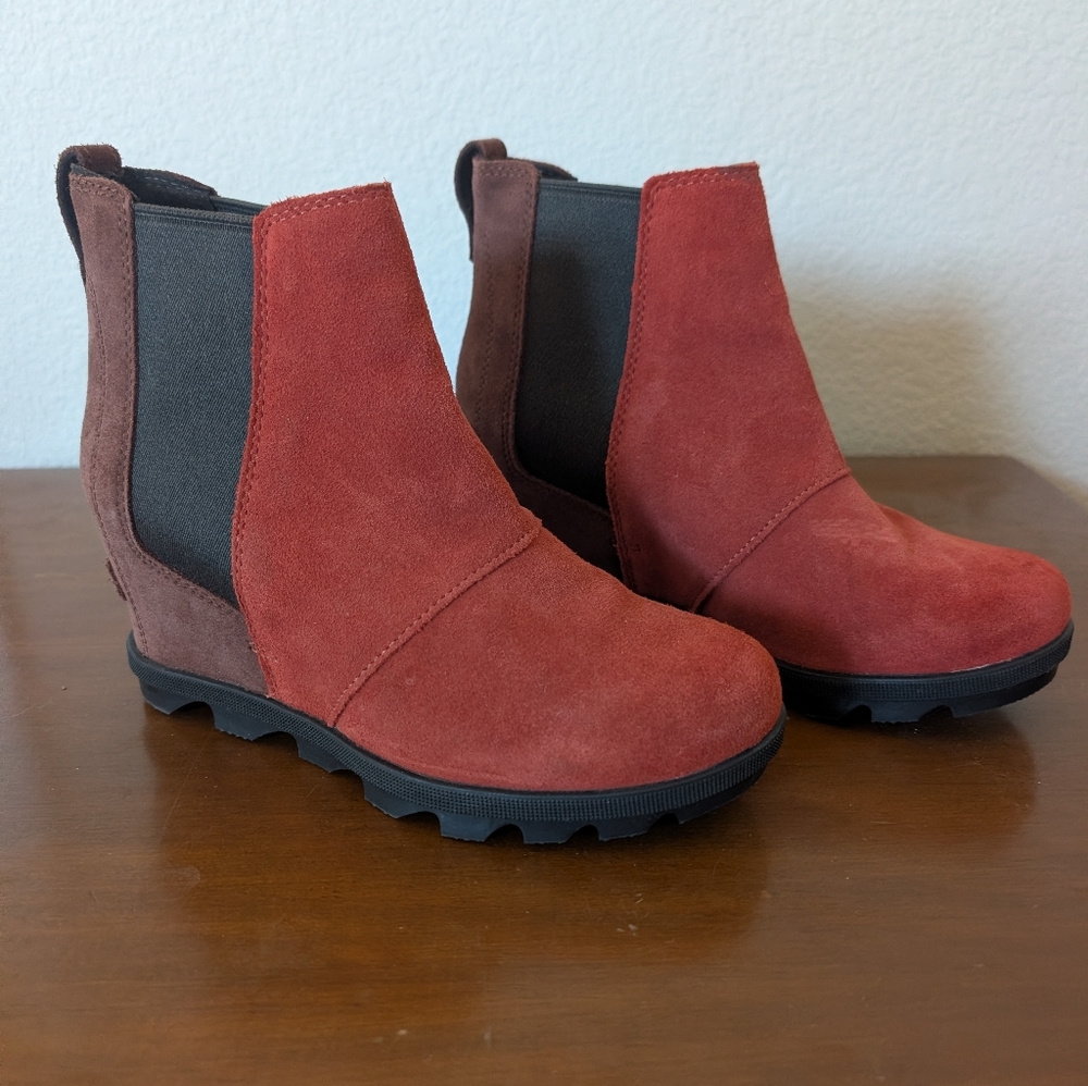 Sorel Joan Of Arctic Red Orange Suede Wedge Chelsea Boot 6.5
